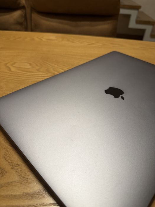 Laptop Apple MacBook Pro 16" Touchbar i7 16 GB Ram 500 SSD 2019