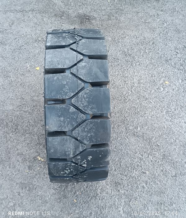 Автошина 18х7-8(солид)