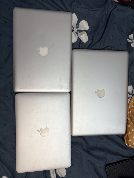 vand 3 macbook fara incarcatoare