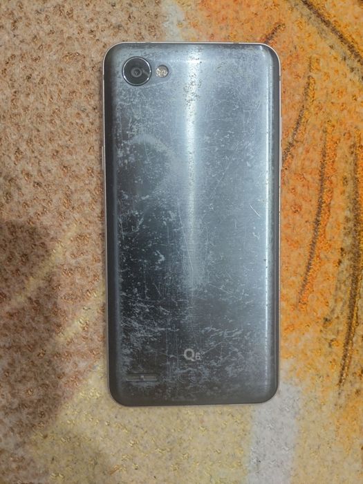 Продам телефон Lg