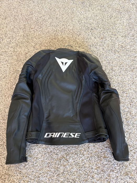 Мото яке Dainese