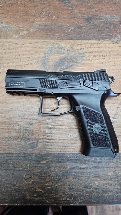 Vând pistol airsoft ASG CZ P-07 Duty CO₂, calibru 6 mm BB.