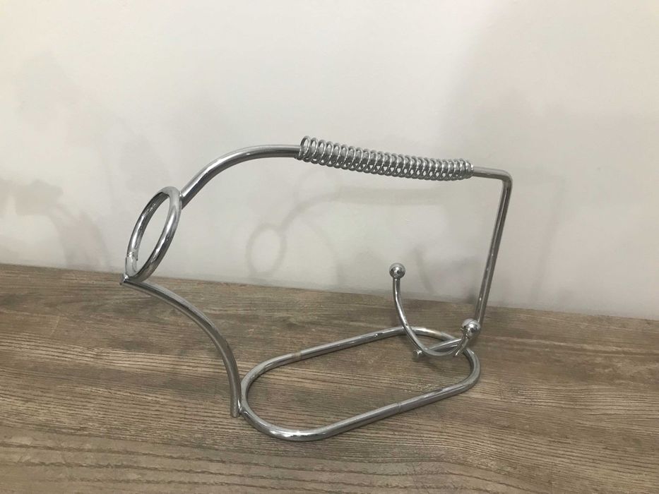 Метални стойки за вино 2 броя и с декорация.