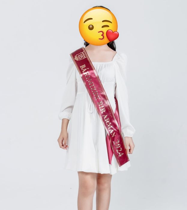 Әдемі ақ көйлек сатылады немесе прокатқа