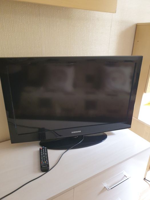 Продается телевизор Samsung.