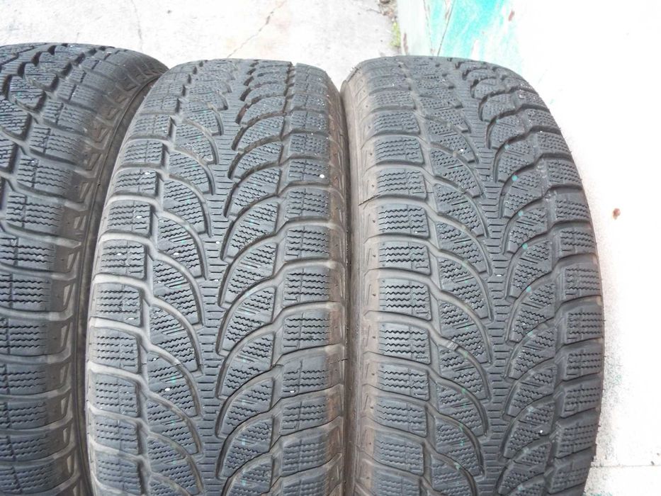 vand 4 anvelope de iarna 215/65/16  bridgestone lm 80 evo pret 700ron