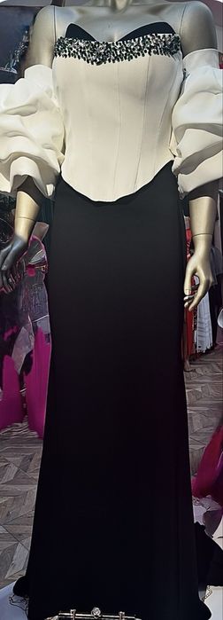 Rochie neagră de nașă  .
