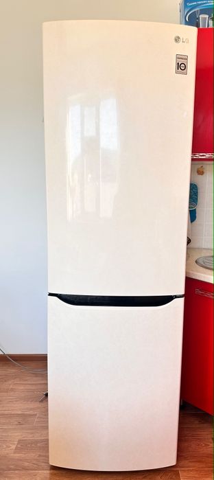 Холодильник LG компрессор