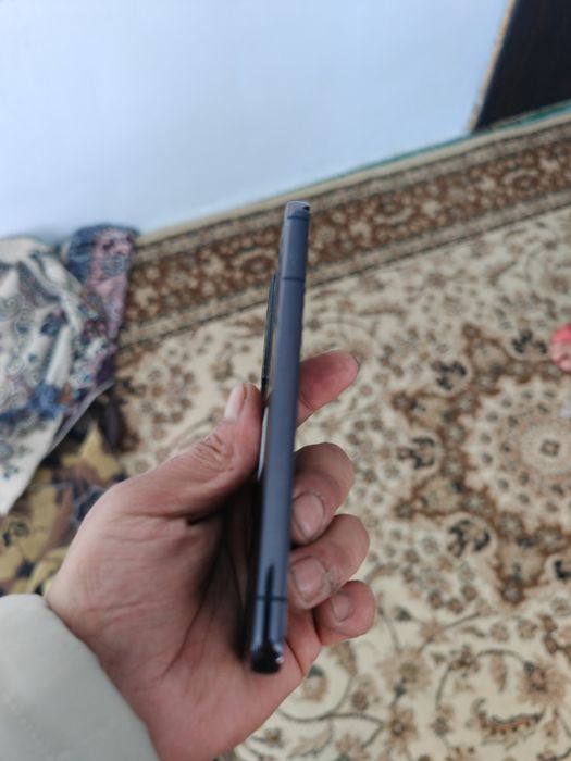 Срочно продам Samsung S22 8/256gb