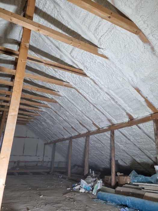 Izolatii Spuma Termoizolatie cu Spuma Poliuretanică