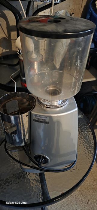 Продавам машини за фрапе и кафемелачки