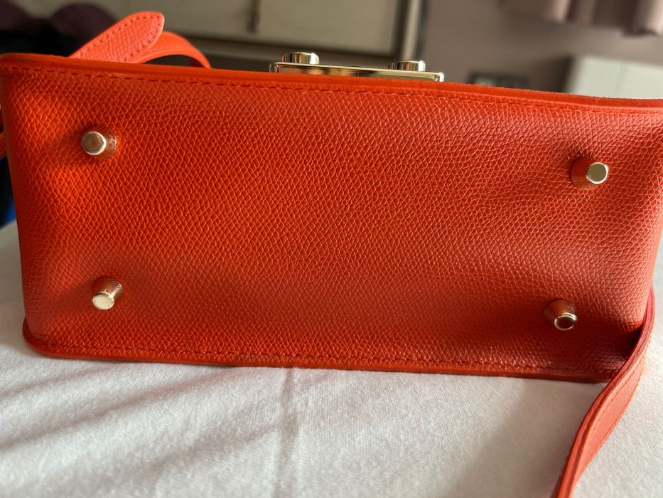 Чанта Furla оранжева -360 лв