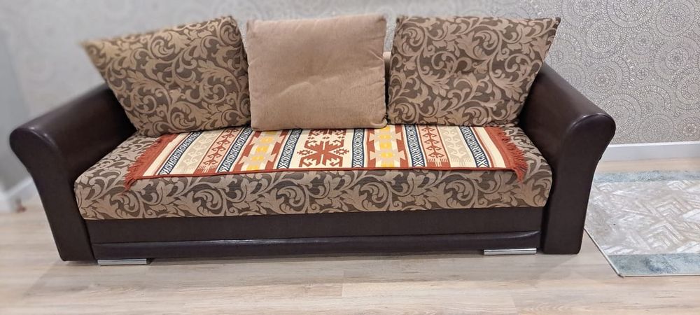 Продам диван хороший