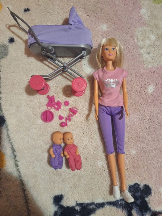 Кукла тип Барби с бебетата и количка