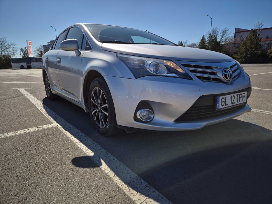 Vand Toyota Avensis 1.8 benzina an 2013, cutie automata 170303 km