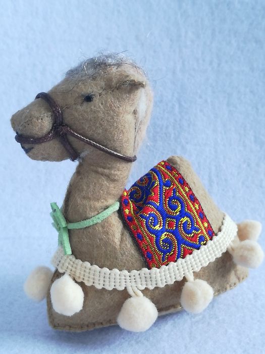 Верблюды сувенир ручной работы