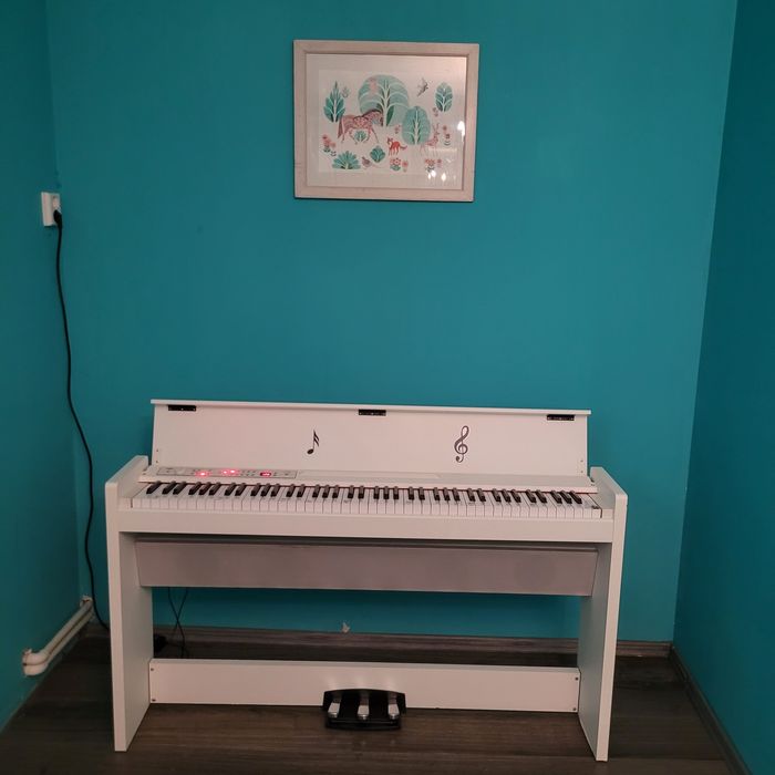 Korg LP-380 Alb 88 clape RH3 Ca nou  Interfață MIDI Roland inclusa