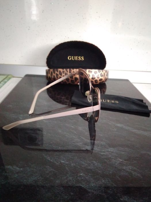 Дамски слънчеви очила Guess