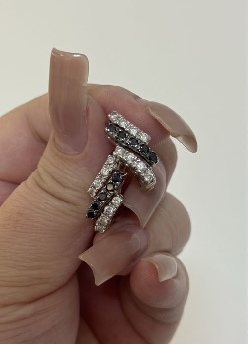 Золотые серьги с бриллиантами