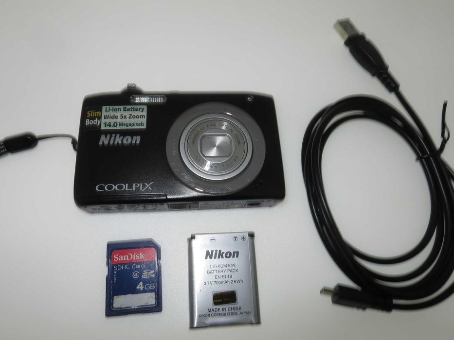 Nikon Coolpix S2600 стилен ултра компактен фотоапарат Работи Отлично