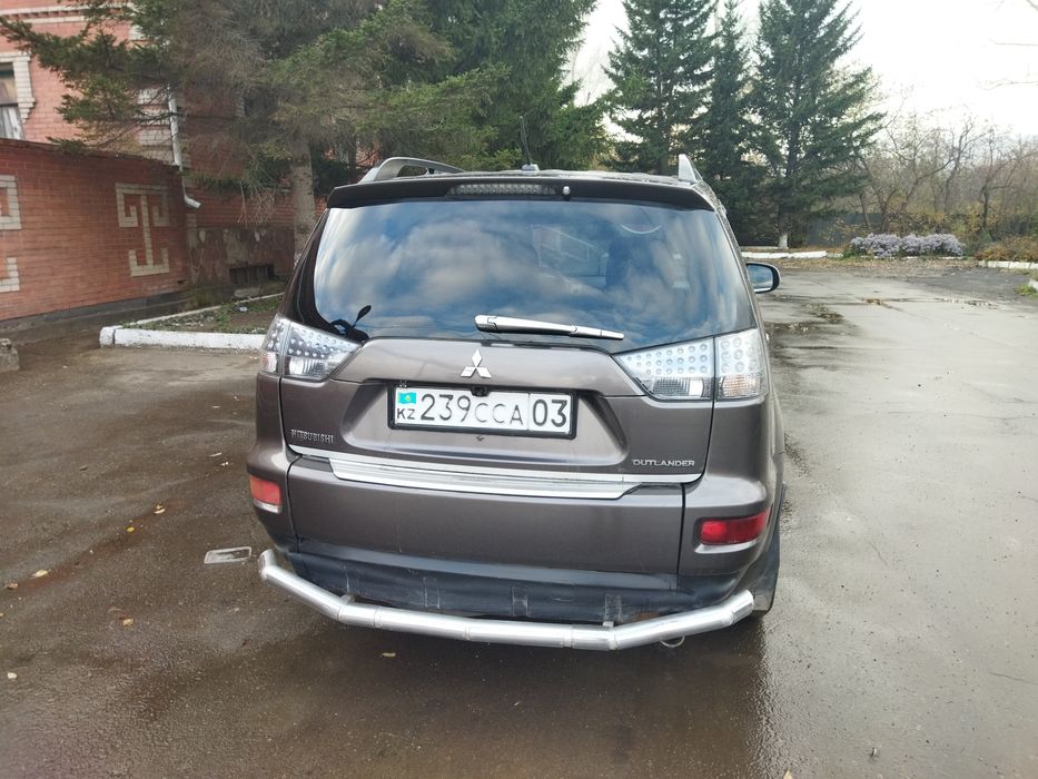 Мицубиси Оутлендер 2011