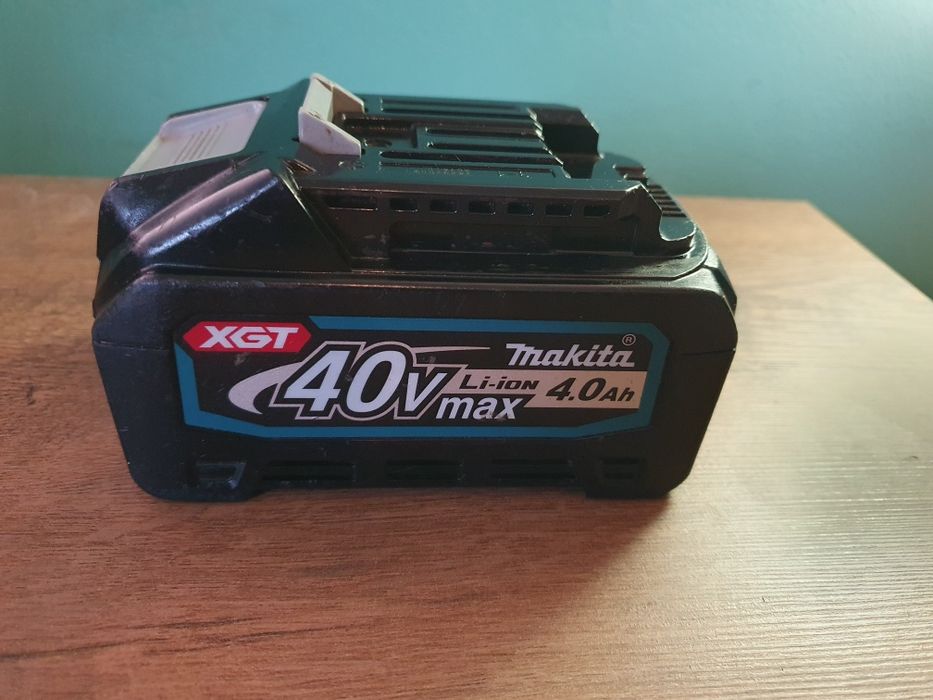 Acumulator Makita XGT 40V Max 4Ah BL4040 – stare foarte bună