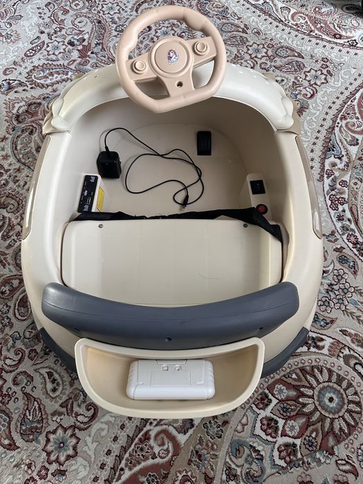 Продам машинку на пульте