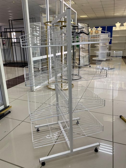 Продается новое торговое оборудование