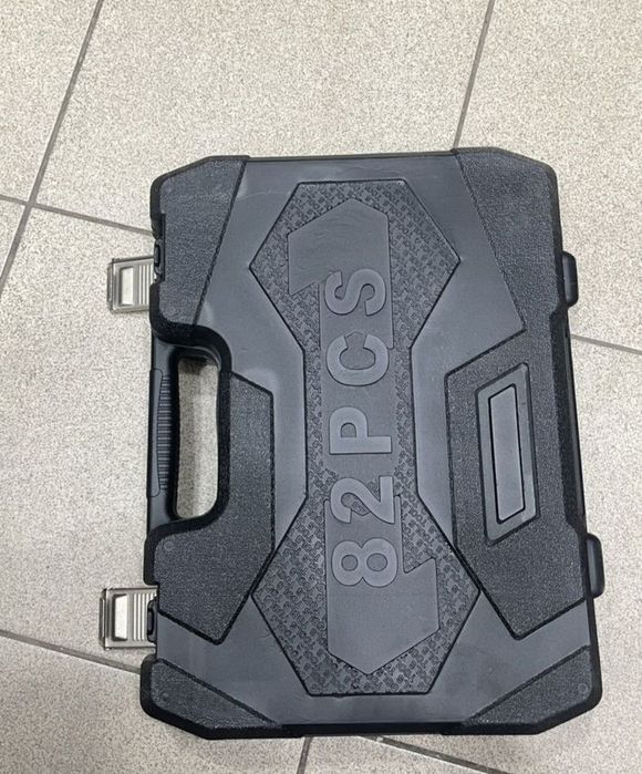 Продам набор инструментов 82 предмета новые