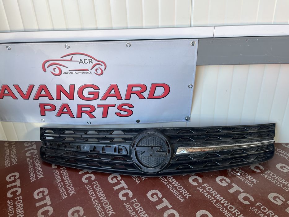 Решетка Opel Vivaro 2019-