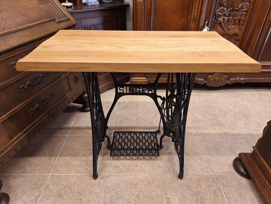 Винтидж маса за трапезария SINGER