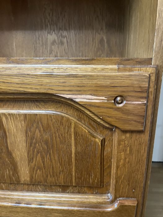 Mobila living stil clasic – set complet (dulapuri, vitrina și spatii de depozitare biblioteca)