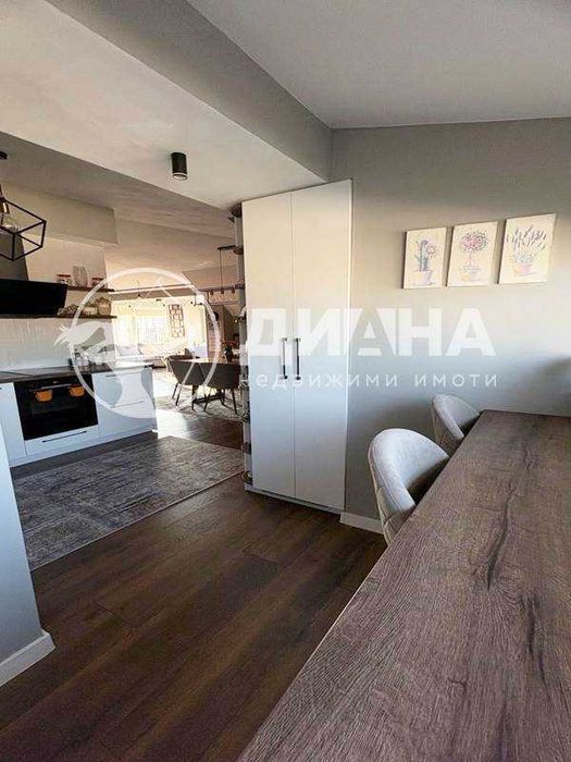 Продава се Тристаен апартамент в Пловдив, Кючук Париж - 195 кв.м за 1257 €/кв.м - Снимка #6