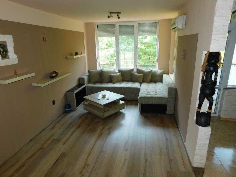 Дава се под наем Тристаен апартамент в Бургас, Лазур - 100 кв.м за 612 € - Снимка #2