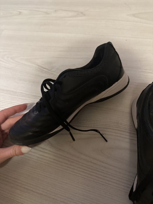 Спортни обувки.