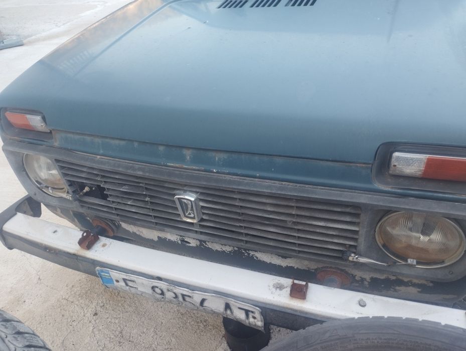 Продавам Лада Нива 1.7