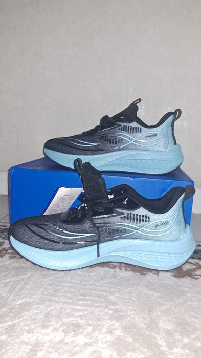 Кроссовки, размер 43.