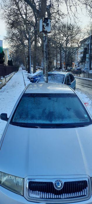 Продавам Шкода фабия 1.2mpi, базов модел с верига