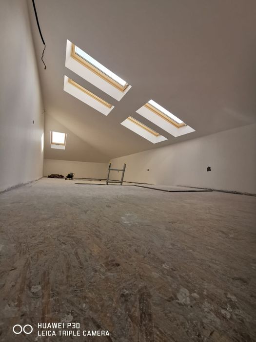 Casa si teren in Onesti/  Constructie noua, 4 camere, 2 bai, mansardă, beci/ Sat catolic (cartier 6 martie)