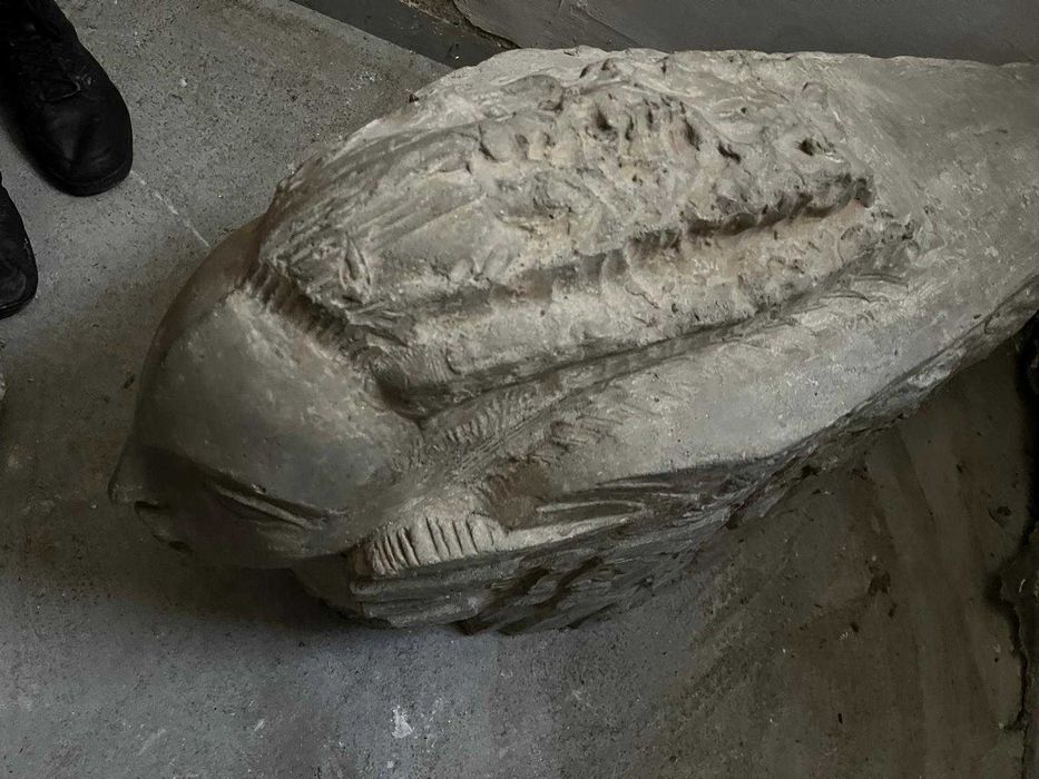 Vand statueta din piatra