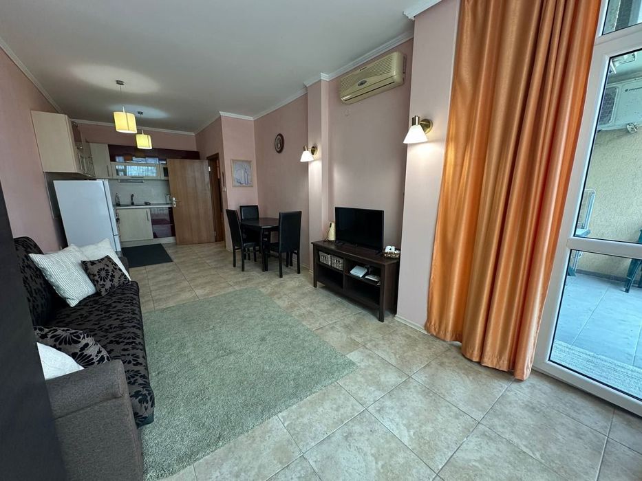 Продава се Двустаен апартамент в к.к. Слънчев бряг - 65 кв.м за 1354 €/кв.м - Снимка #3