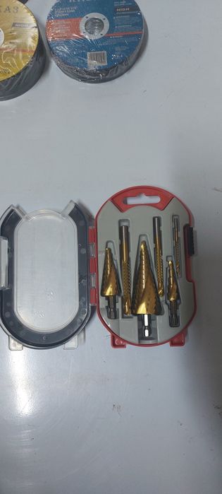 Менгеме с наковалня. Настолно- часовникарско менгеме за маса.