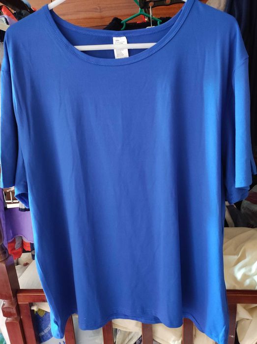 Продаётся новая футболка синего цвета, размер 56 (XXL).