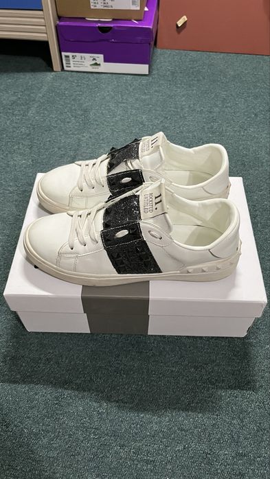 Кеды Valentino Garavani 11.