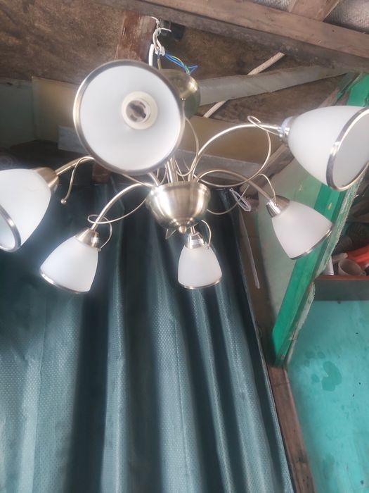 Продам красивые люстры