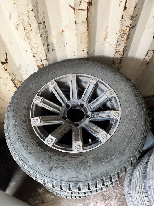 Продам зимние колеса на ланд крузер
