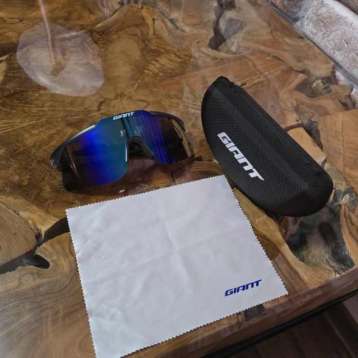 Слънчеви очила тип маска Giant