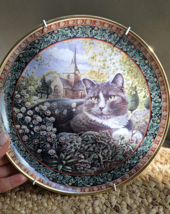 Голяма колекция от 9 бр. порцеланови чинии с котки – Danbury Mint (Англия)