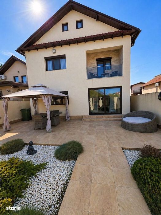 DE VANZARE  Casa P+1+M  220 mp utili  Navodari  Str Muzicii