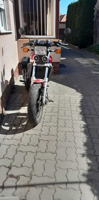 Honda VF750S V45 Sabre – motocicletă clasică pentru colecționari
